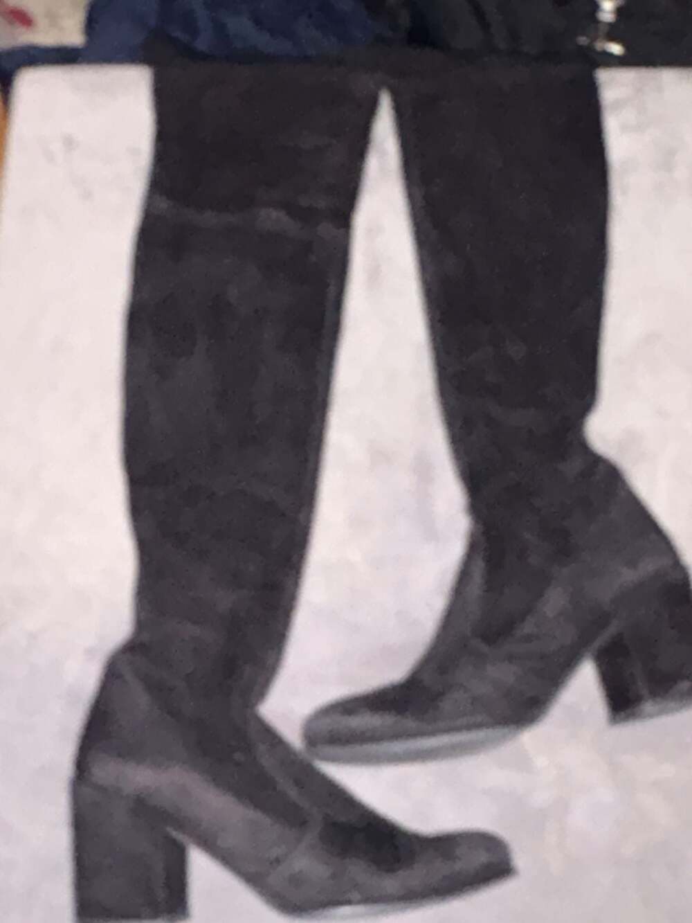 Stuart Weitzman - Picture 4 of 4